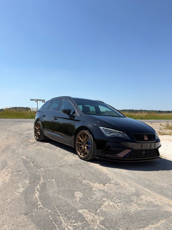 Bild des Angebotes Seat Leon ST Cupra 300 DSG Allrad | Ego-X Klappe
