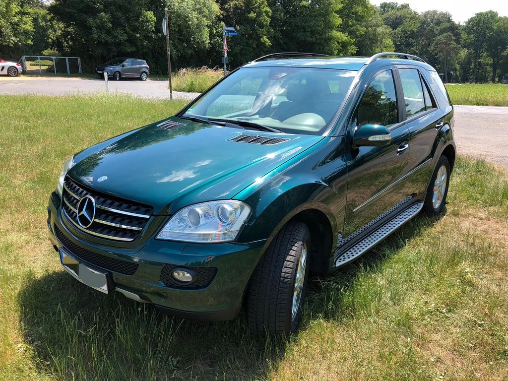 Bild des Angebotes Mercedes-Benz ML 350 Edition*Allrad*Luftfahrwerk*Förstergrün