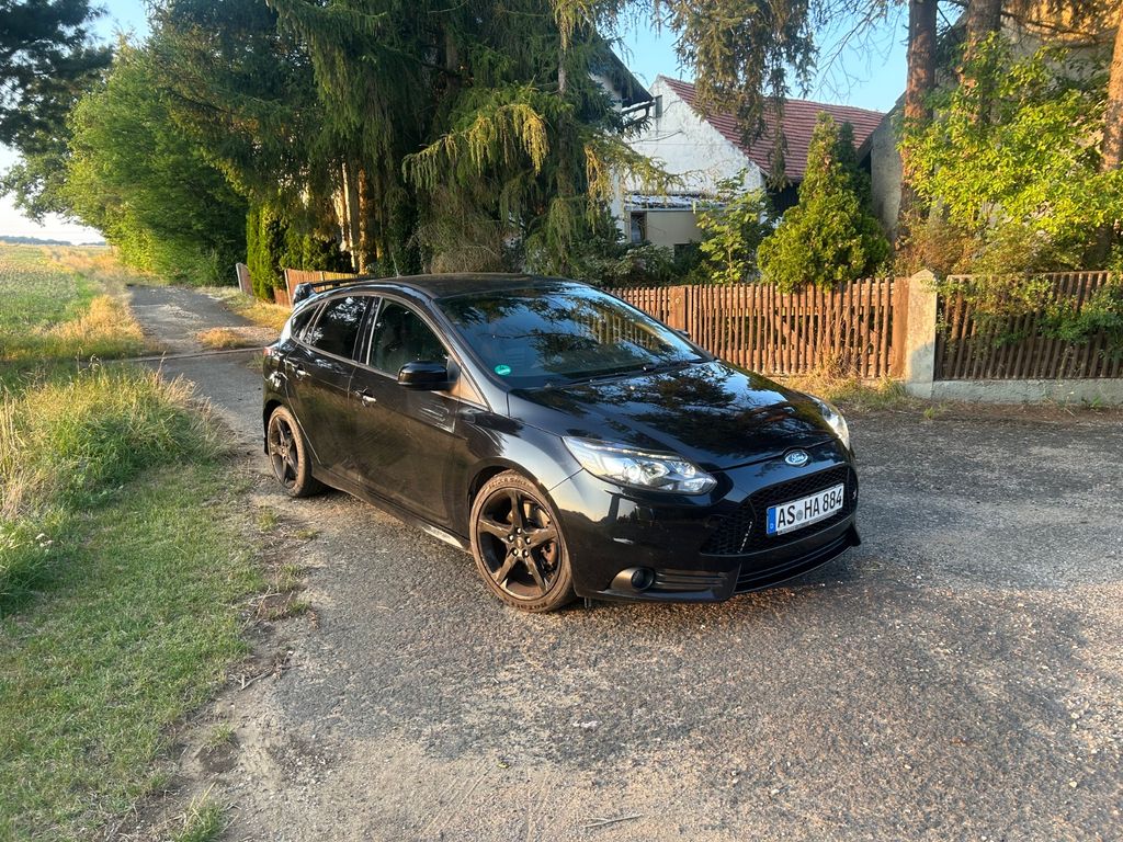 Ford Focus 2,0 EcoBoost ST Leder-Sport-Paket ST