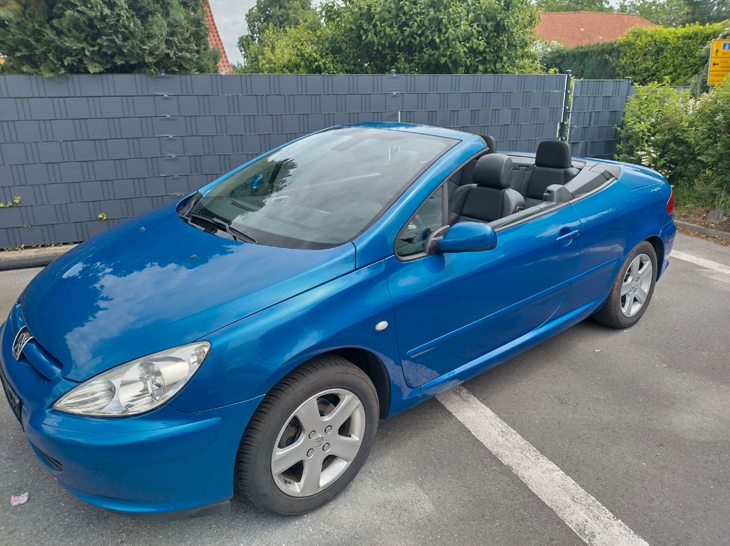 Bild des Angebotes Peugeot 307 CC vollleder klima pdc alu 16" 2.0l 136ps