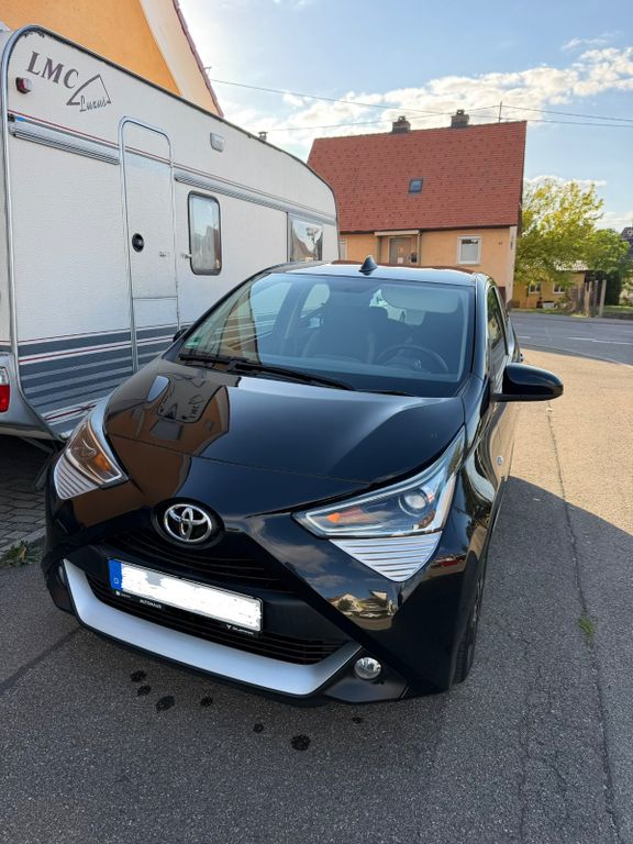 Bild des Angebotes Toyota Aygo (X) 1,0-l-VVT-i x-play club x-play club