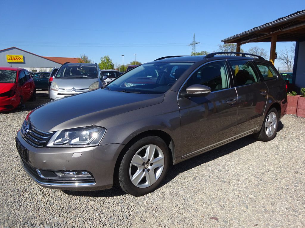 Bild des Angebotes Volkswagen Passat 2.0 TDI DSGVariant Comfortline BlueMotion