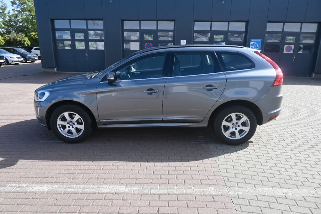 Bild des Angebotes Volvo XC60 D3 FWD Schalter Momentum*FSHZG*RFK*AHK