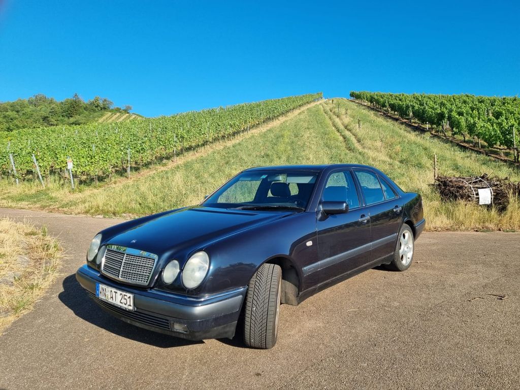 Bild des Angebotes Mercedes-Benz Elegance Leder H-Kennzeichen mögl. TÜV 10/ 2027