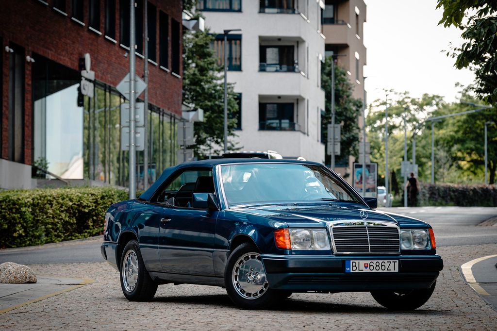 Bild des Angebotes Mercedes-Benz 300CE-24 Deutsches Fahrzeug Sammlerzustand