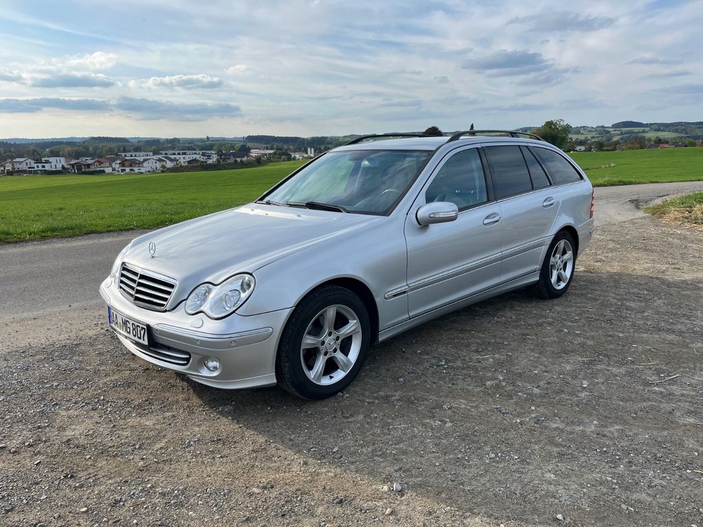 Bild des Angebotes Mercedes-Benz C220CDI  Avantgarde AHK Xenon Scheckheft gepfl.