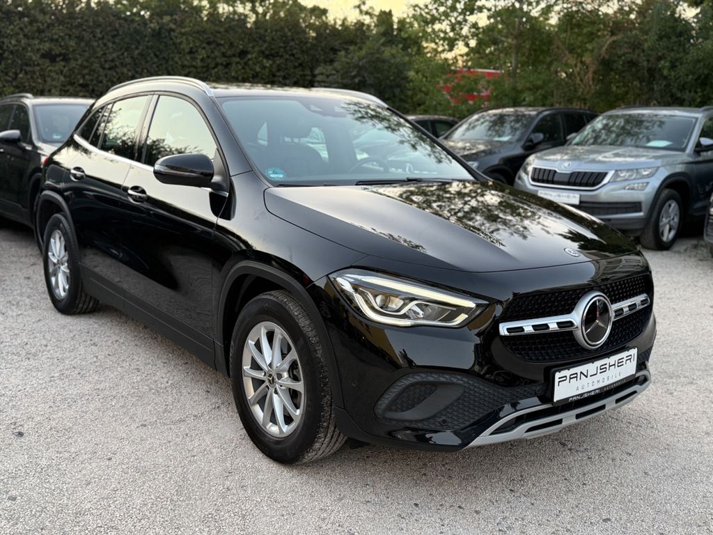 Bild des Angebotes Mercedes-Benz GLA220d 4Matic Ambientenbeleucht LED Leder Navi