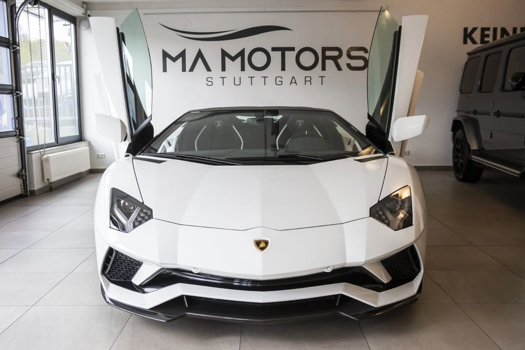 Lamborghini Aventador Ultimae Roadster 1of 250 full CARBON