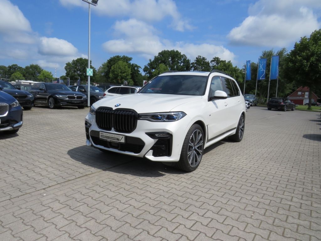 Bild des Angebotes BMW X7 M50 i Sportpaket HUD Luftfederung AD AHK-klap