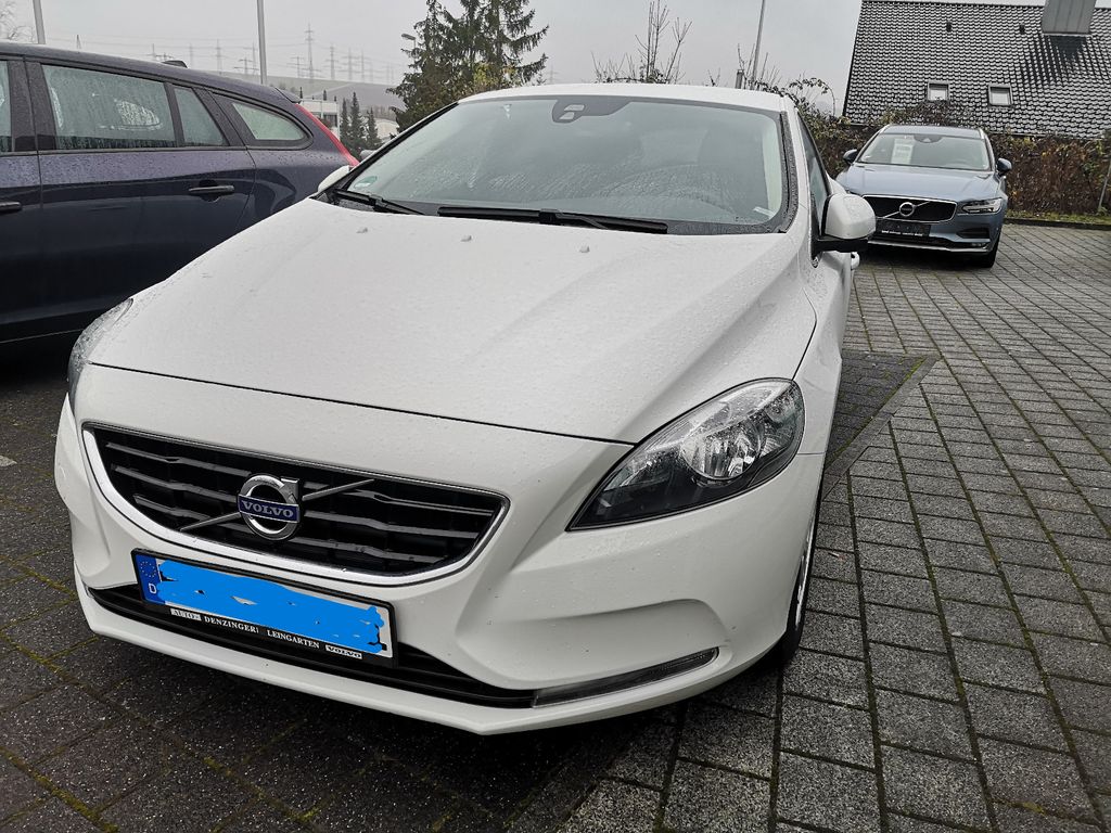 Bild des Angebotes Volvo V40 D2 Momentum Momentum