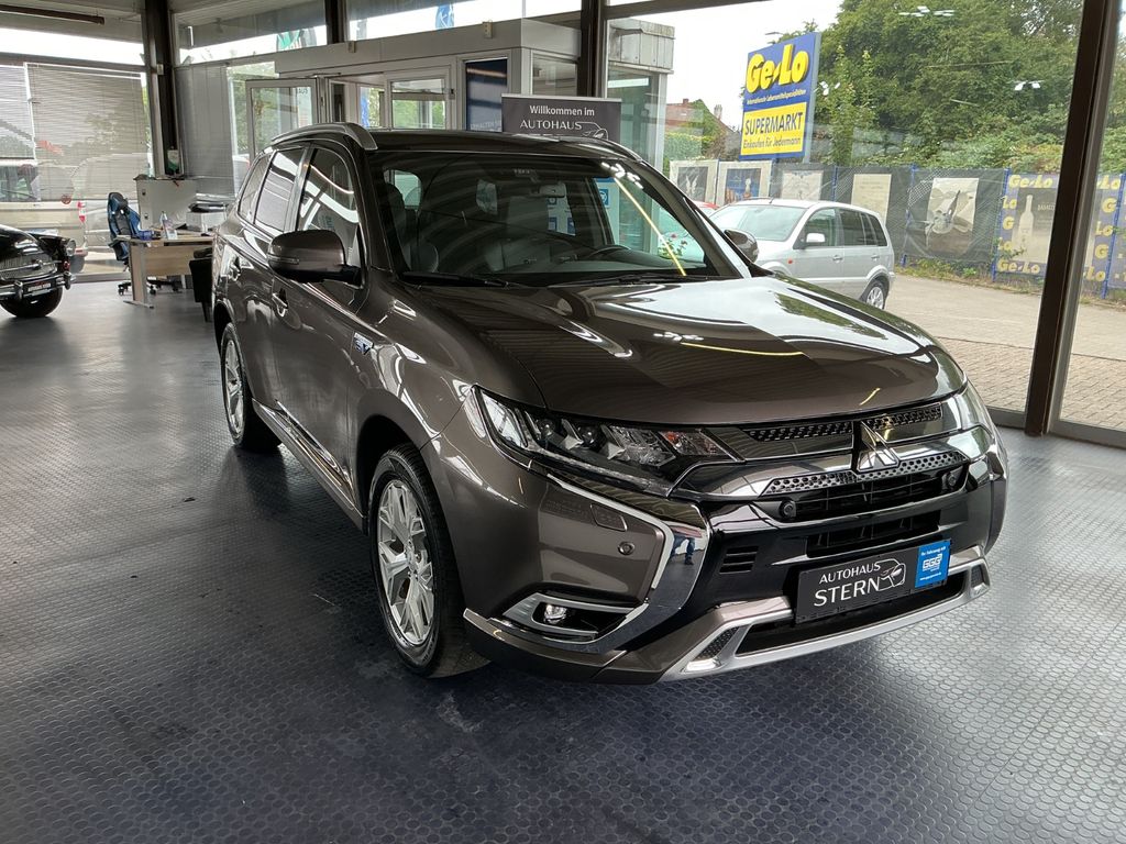 Bild des Angebotes Mitsubishi Outlander PHEV Top 4WD * Sportpaket * 360 Kamera