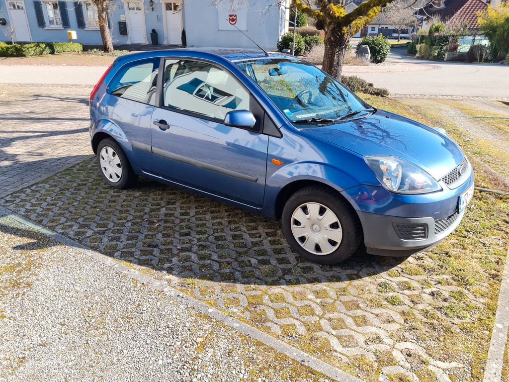 Bild des Angebotes Ford Fiesta 1,3 51 kW Ambiente Ambiente