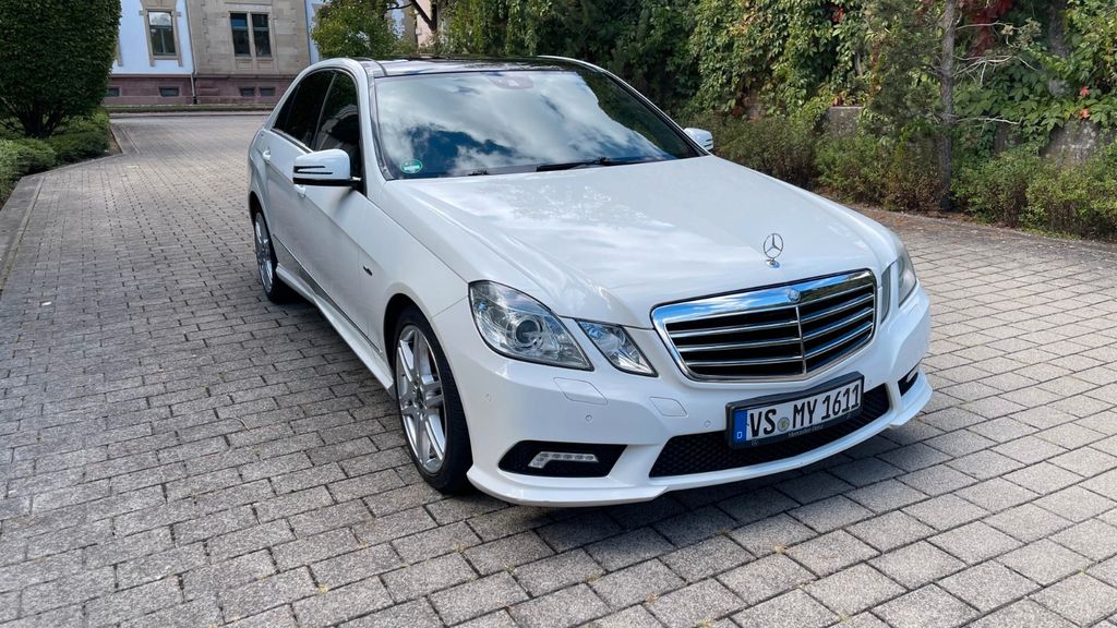 Bild des Angebotes Mercedes-Benz Mercedes E Klasse 350d AMG-Paket AVANTGARDE