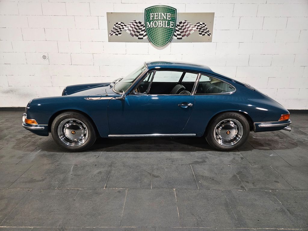 Porsche Deutscher maching SWB in Agablau
