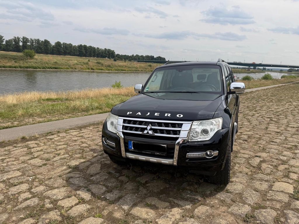 Bild des Angebotes Mitsubishi Pajero 3,2 DI-D 4WD Instyle Automatik Instyle