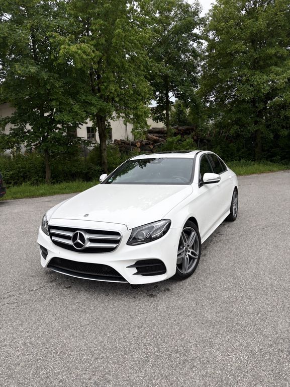 Bild des Angebotes Mercedes-Benz E 250 Limousine*AMG-Line*LED*KeyLess*R-KAM*SHZ*