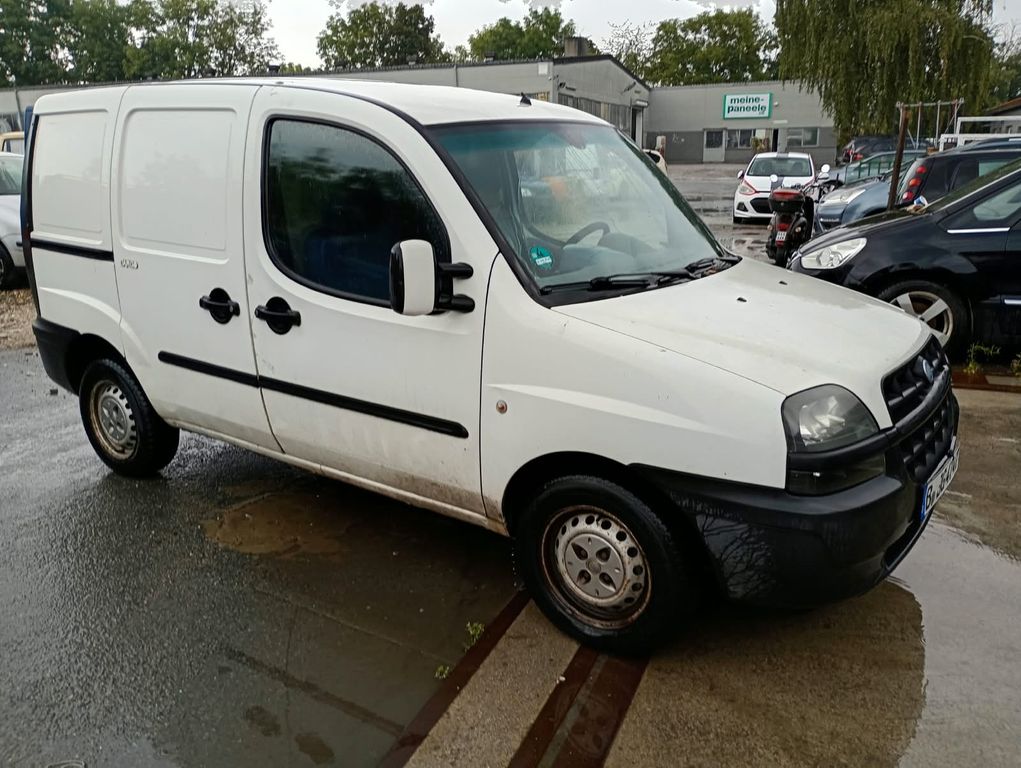 Bild des Angebotes Fiat Doblo 1.6 16V Family Family