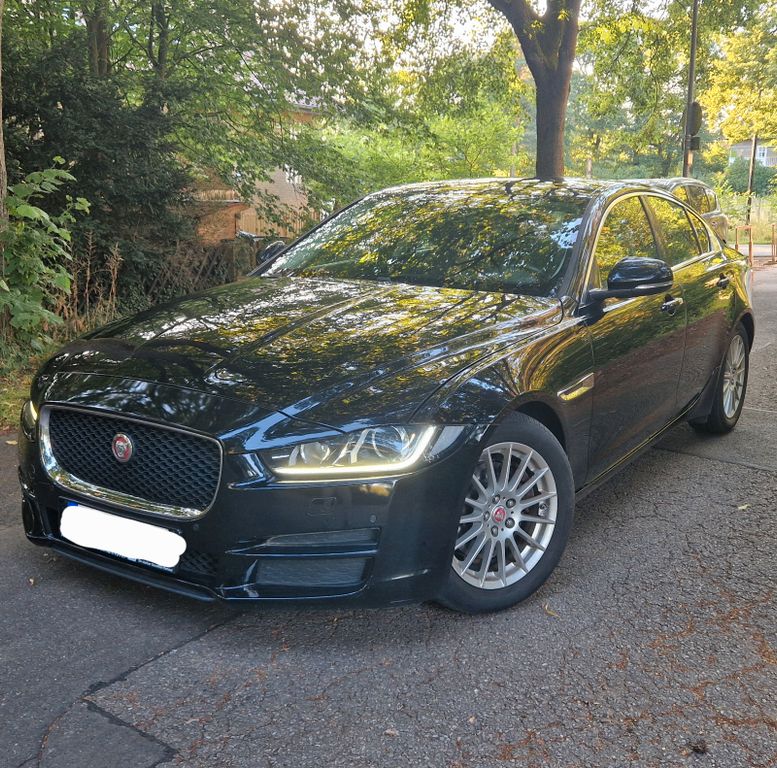 Bild des Angebotes Jaguar XE E-Performance 163PS Automatik R-Sport Voll