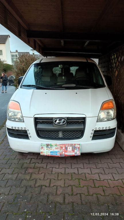 Hyundai H-1
