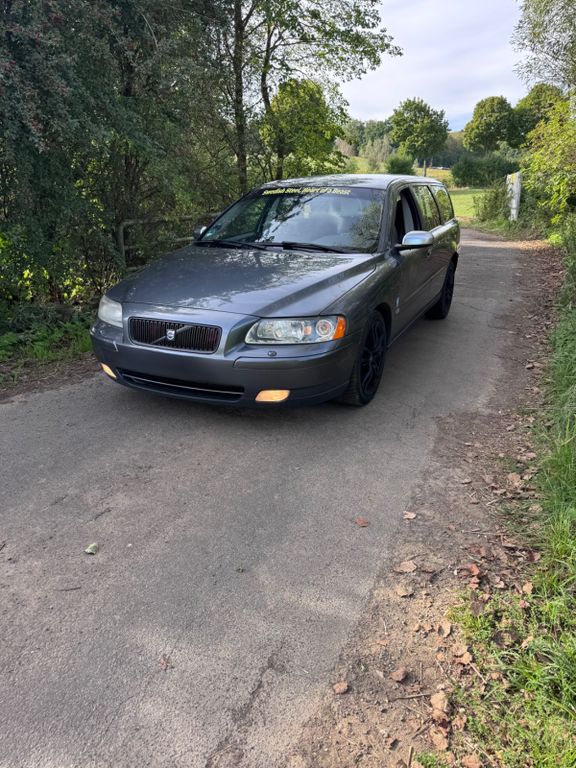 Bild des Angebotes Volvo V70 2.5T Summum Summum