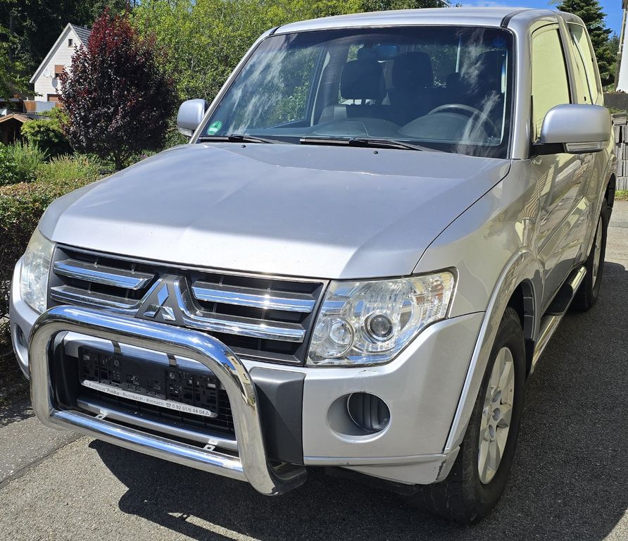 Bild des Angebotes Mitsubishi Pajero 3,2 DI-D 4WD Invite Invite