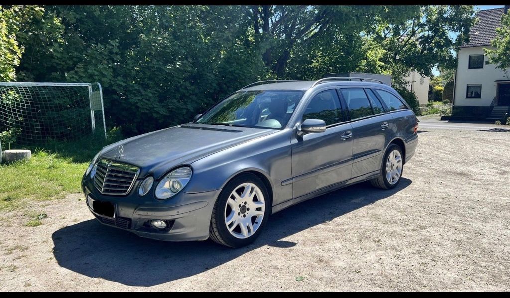 Bild des Angebotes Mercedes-Benz E 280 CDI 4MATIC T CLASSIC - NAVI SHZ elekt.HECK