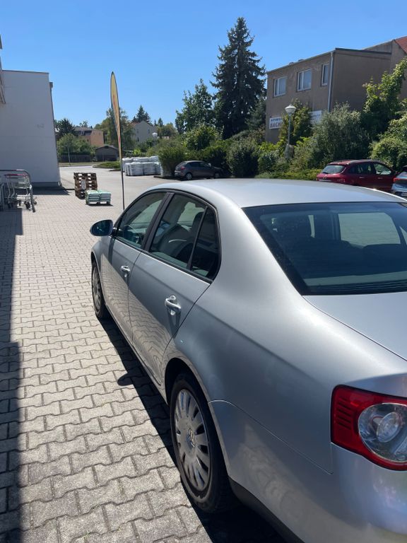 Bild des Angebotes Volkswagen Jetta 1.6 FSI Trendline Trendline