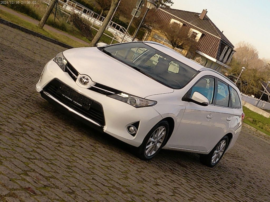 Bild des Angebotes Toyota Auris Touring Sports Life+ TÜV NEU NAVO S-HEFT