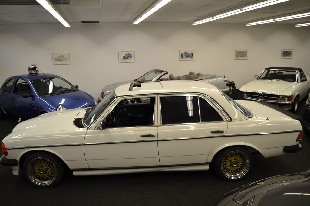 Mercedes-Benz 200 V8 5.0 (W123) H-KENNZEICHEN