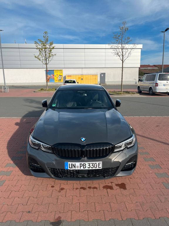 BMW 330e M Sport Laser CarPlay HarmanKardon DrivingA
