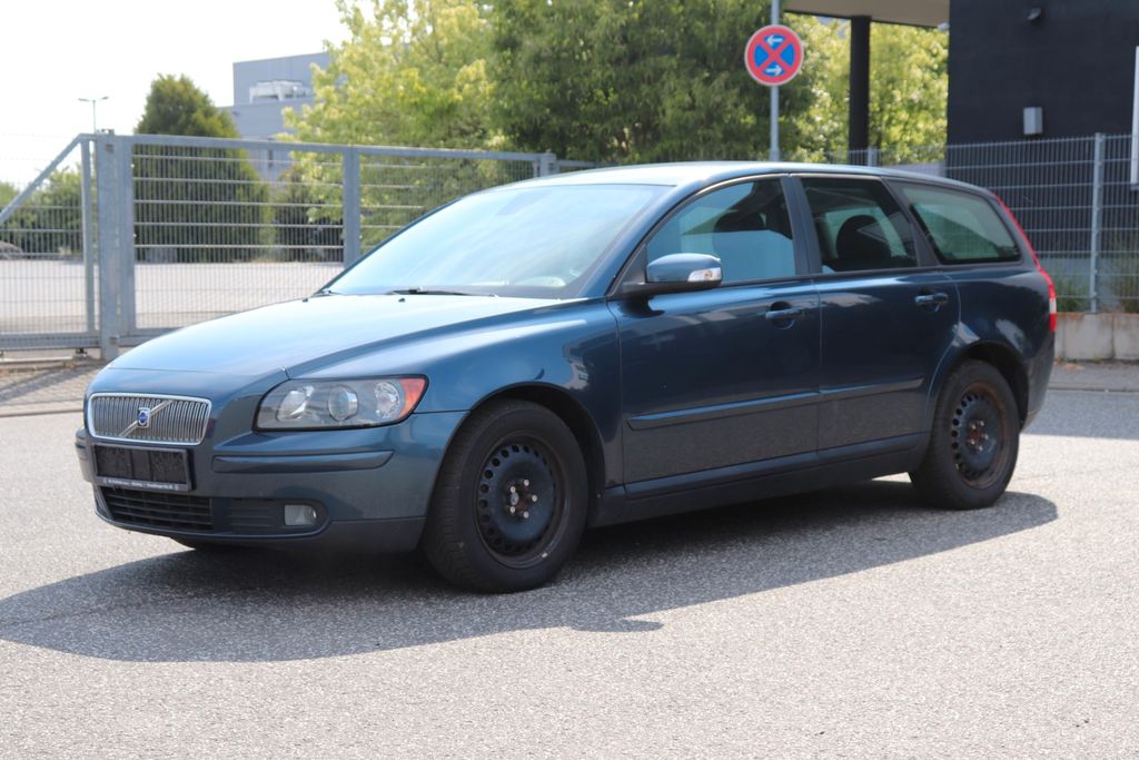 Bild des Angebotes Volvo V50 Kombi 2.0 D Momentum