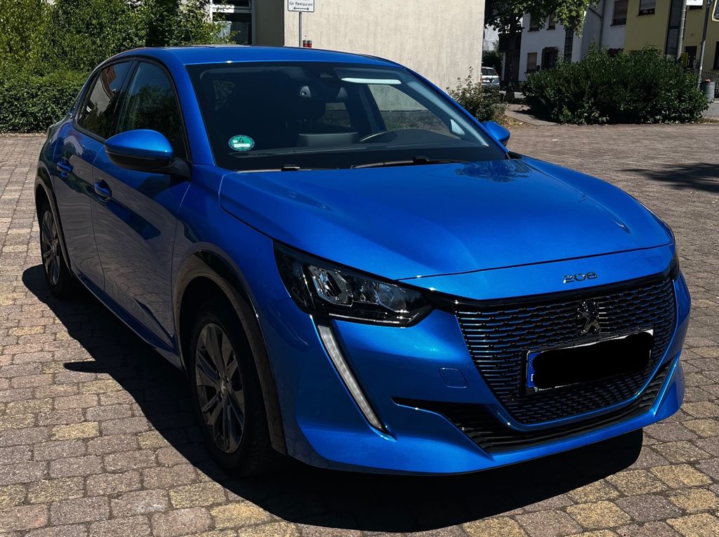 Bild des Angebotes Peugeot e-208 136 Allure mi Garantie und Zertifikat