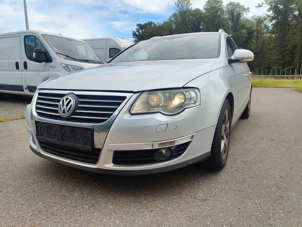 Bild des Angebotes Volkswagen Passat Variant Highline 4Motion / NAVI /