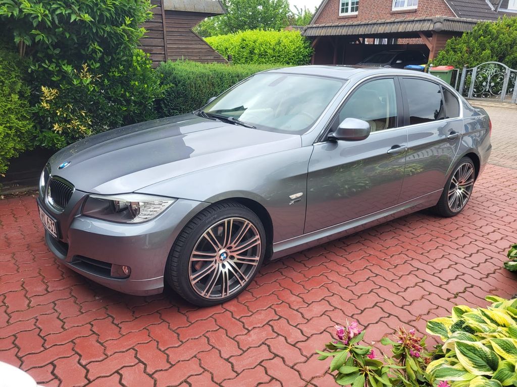 Bild des Angebotes BMW 325i xDrive | Leder | 18 Sommer + 17 Winter