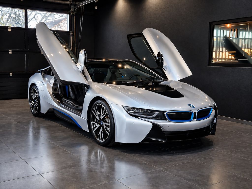 Bild des Angebotes BMW i8  7.300km  Sammlerzustand  Garantie Silber