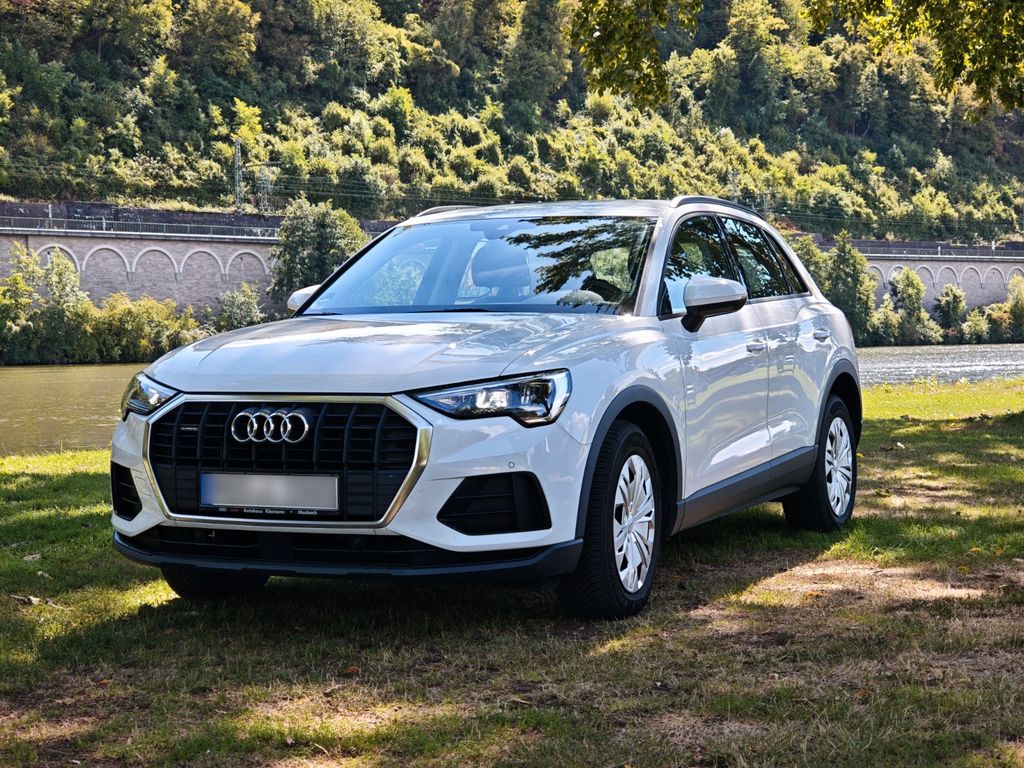 Bild des Angebotes Audi Q3 40 TFSI quattro S tronic - weiß - Allrad