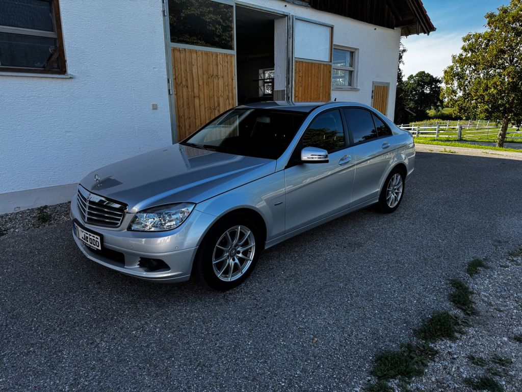 Mercedes-Benz C 180 CGI BlueEFFICIENCY Classic
