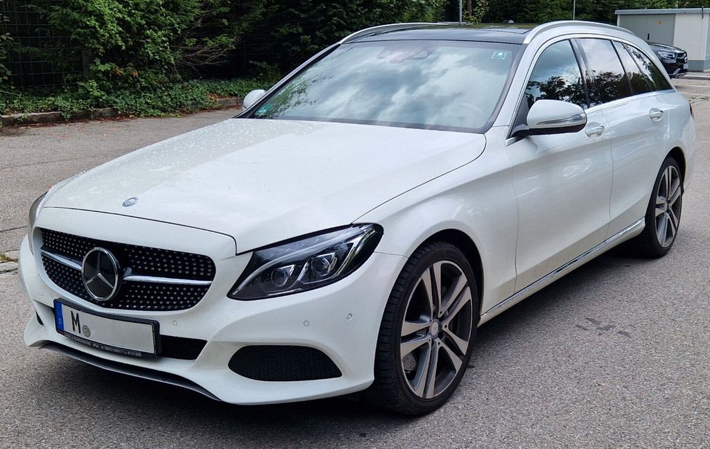 Bild des Angebotes Mercedes-Benz C400T AVGRD KEYLESS PANO AIRMAT DIST-CTRL