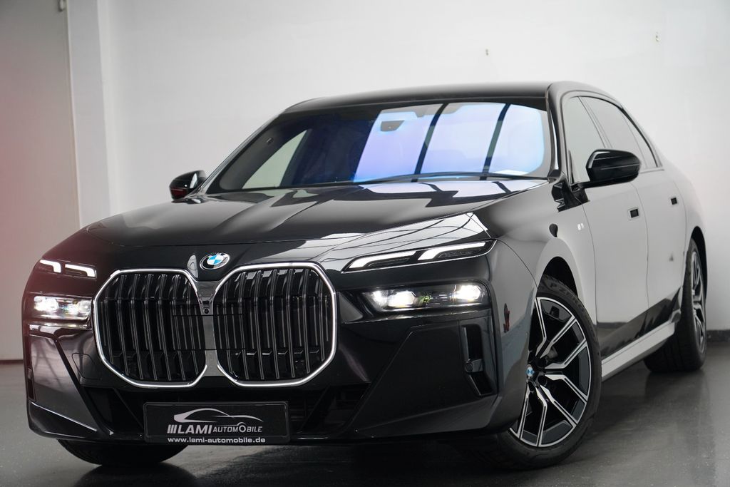 Bild des Angebotes BMW 740d xDrive M Sport SKYLOUNGE ICONIC 360 HUD B&W