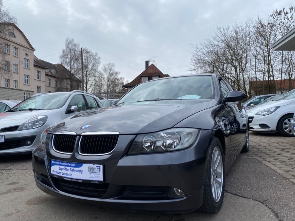 Bild des Angebotes BMW 3-er 318i Lim.*SEHR GEPFLEGT*TEMPOMAT*SITZH.*PDC