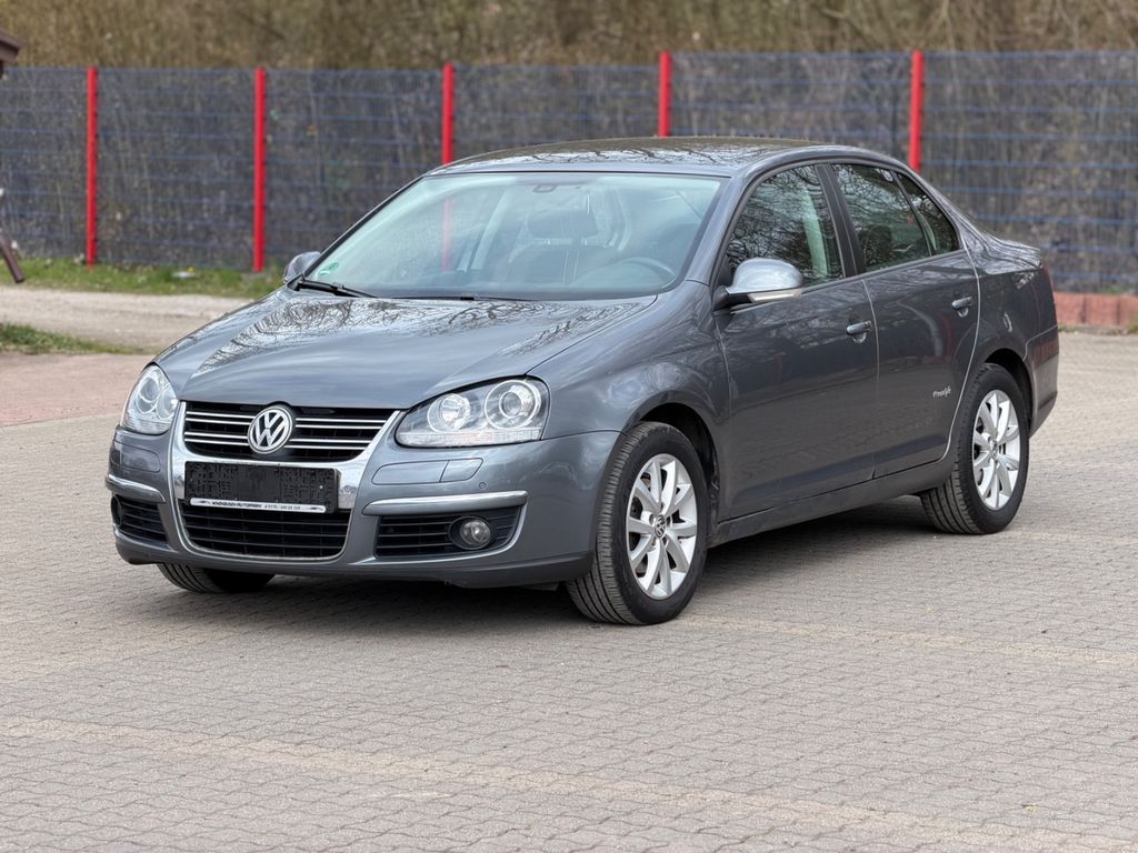 Volkswagen Jetta 2.0 TDI * NAVI *XENON *AHK