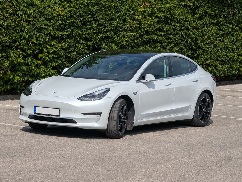 Bild des Angebotes Tesla Model 3 Long Range | 1. Hand | AHK | 8-fach
