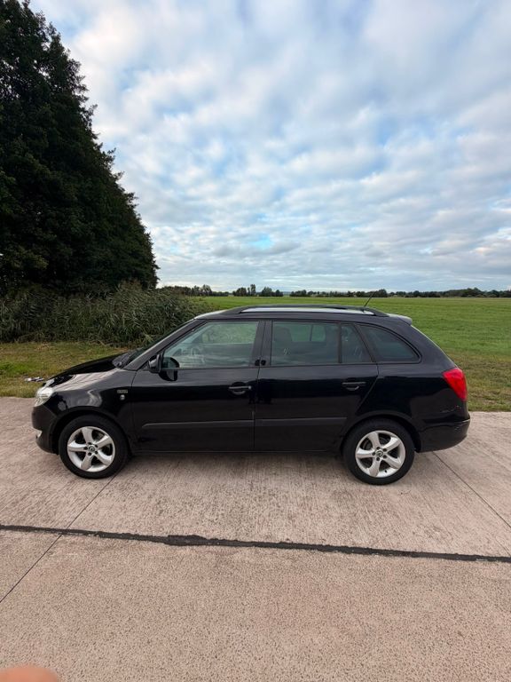 Bild des Angebotes Skoda Fabia 1.2l TSI 63kW Family Combi Family