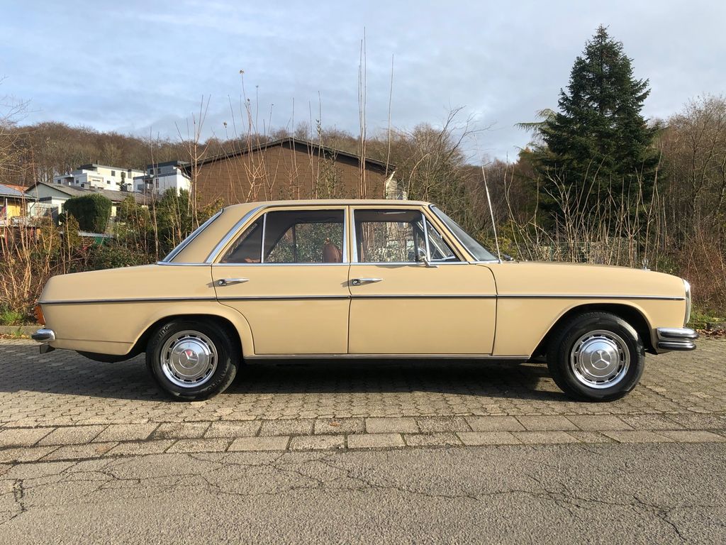 Bild des Angebotes Mercedes-Benz Oldtimer Strich /8 1973 Diesel 220D