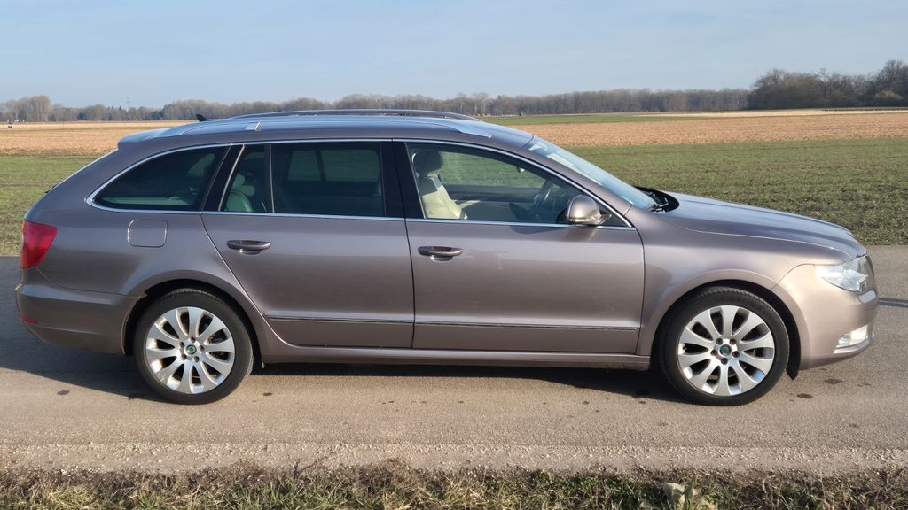 Bild des Angebotes Skoda Superb 2.0 TDI CR 125kW Elegance Combi Elegance