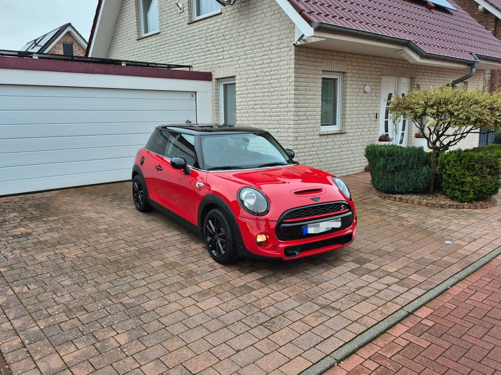 Bild des Angebotes MINI Cooper S F56 Chili Red Automatik Navi/Leder/Pano