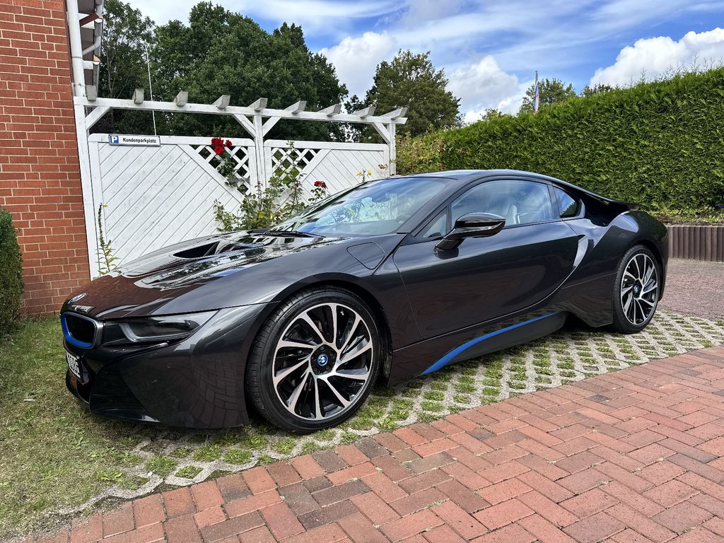 Bild des Angebotes BMW i8 Pure Impulse Vollled., HUD, Harm./Kardon, 20"