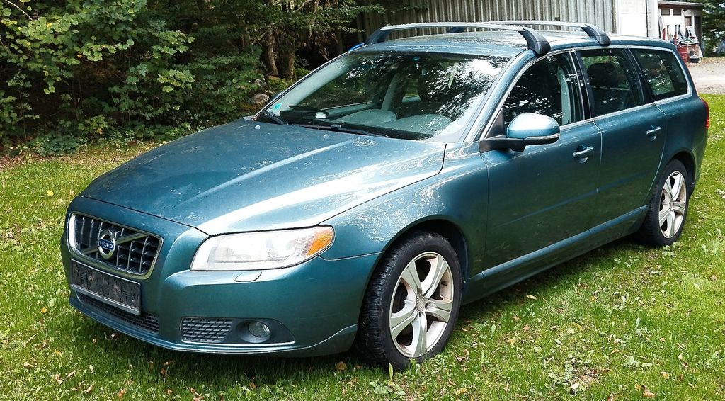 Bild des Angebotes Volvo V70 AWD 4WD D5 Kinetic Xenon Leder Navi VOLL EU5