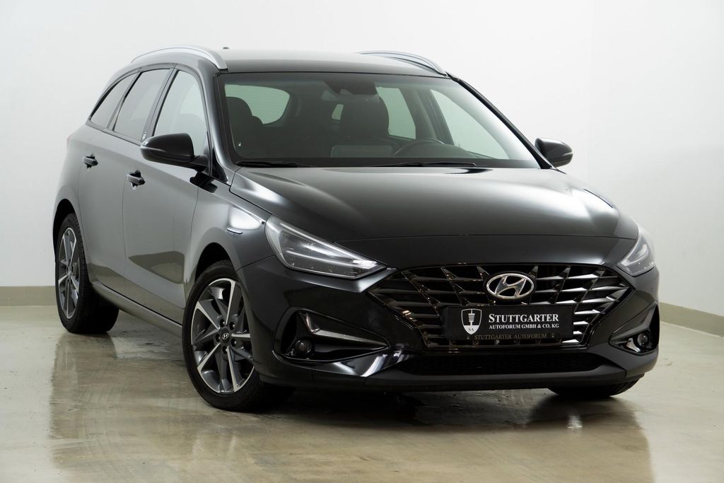 Hyundai i30 cw Edition 30+ Aut. Navi Kamera LED CarPlay