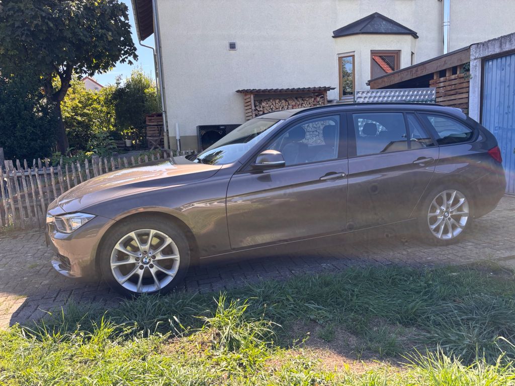 Bild des Angebotes BMW 328i xDrive Touring - Leder*Navi*Head-up*Pano